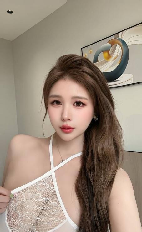 前凸后翘颜值长腿嫩妹
