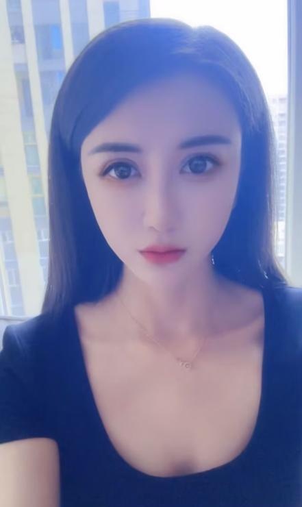 小御姐安初夏回来了