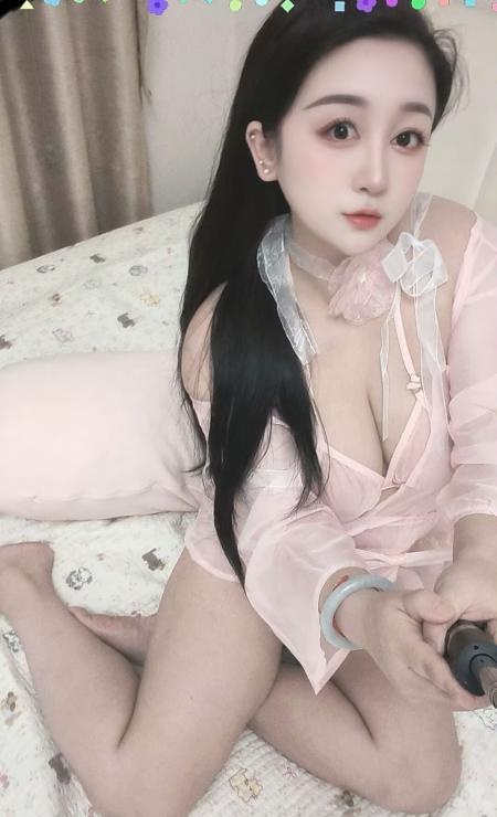丰满大胸邻家妹