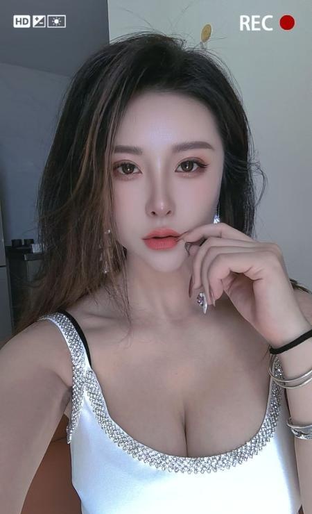 双胞胎大奶御姐