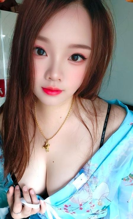 丰满大波小骚货欣雨