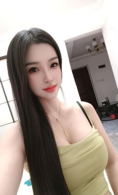 肤白美胸御姐婷儿