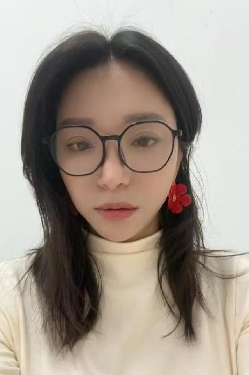 上城戴眼镜的骚妇