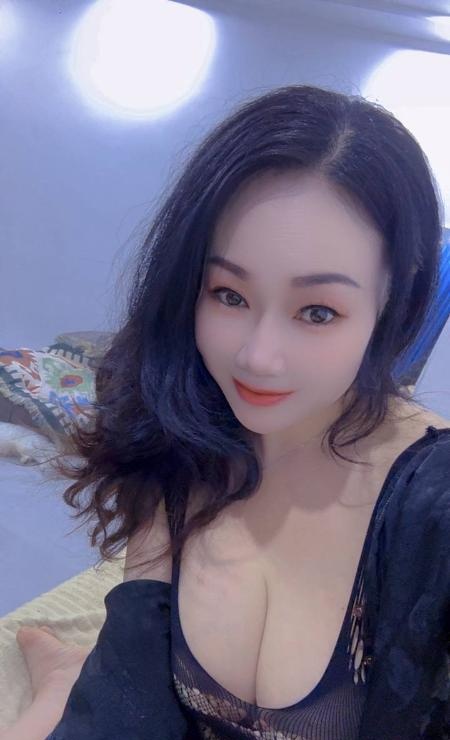 白云大胸少妇蕊蕊