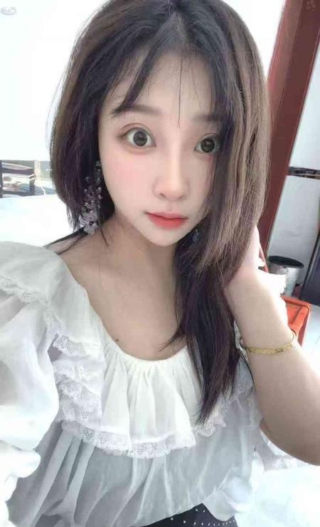 个人自聊D奶雪雪 