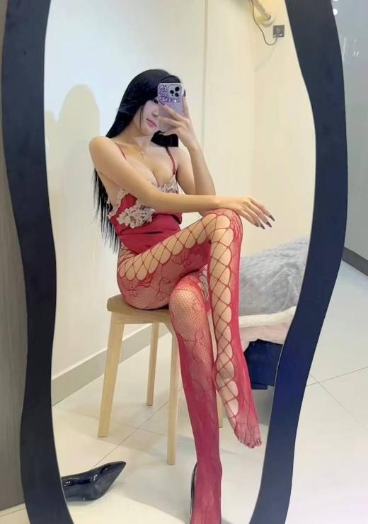 武侯性感翘臀小骚货