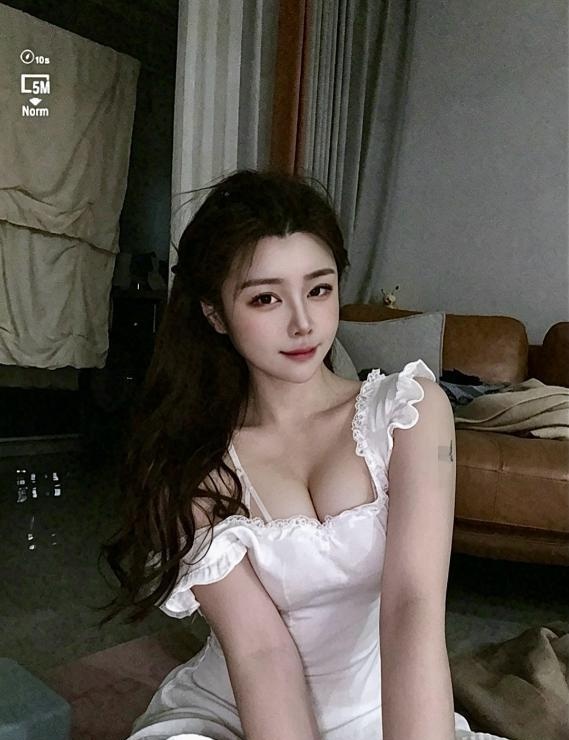 相城翘臀性感妹妹