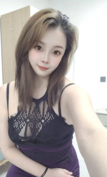 吴中肤白蜜桃臀骚货