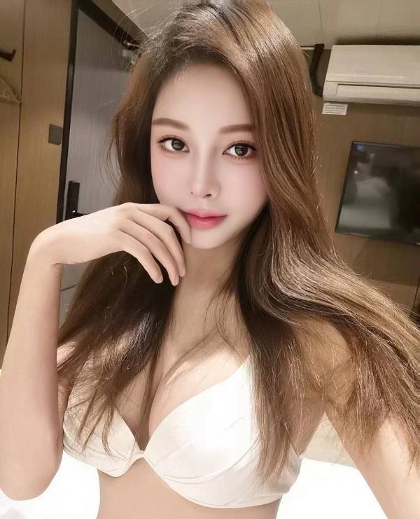 白云医美小护士金善恩