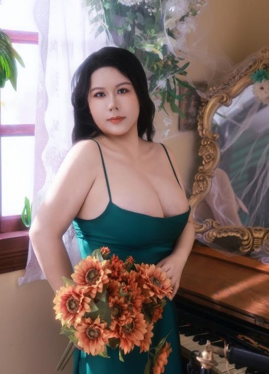 前凸后翘g奶少妇