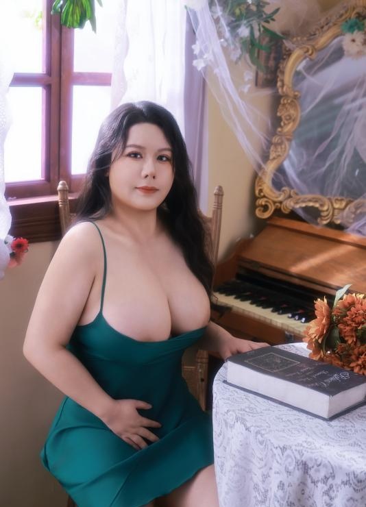 前凸后翘g奶少妇