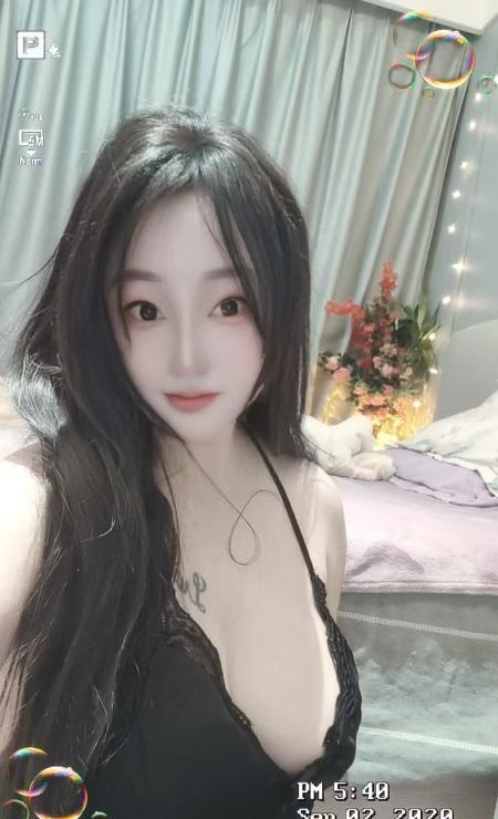 大胸潮喷骚妖精