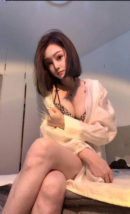 美胸短发妹程诺老师