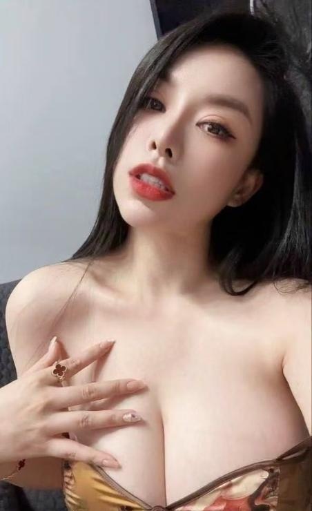 天河性感内衣模特卡丽