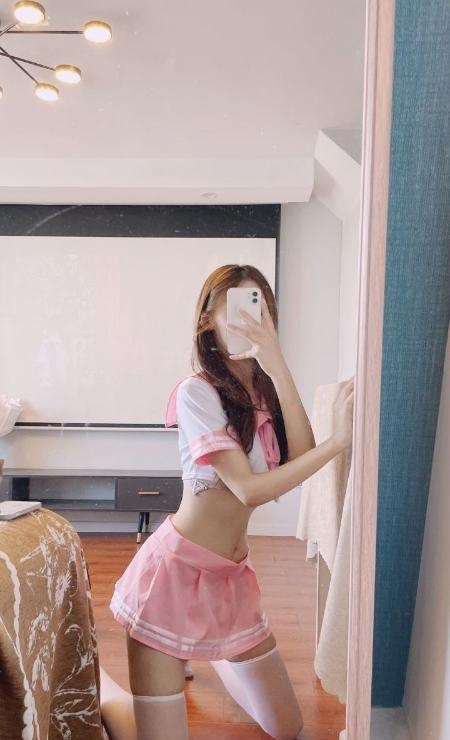 巨反差兼职高颜值模特