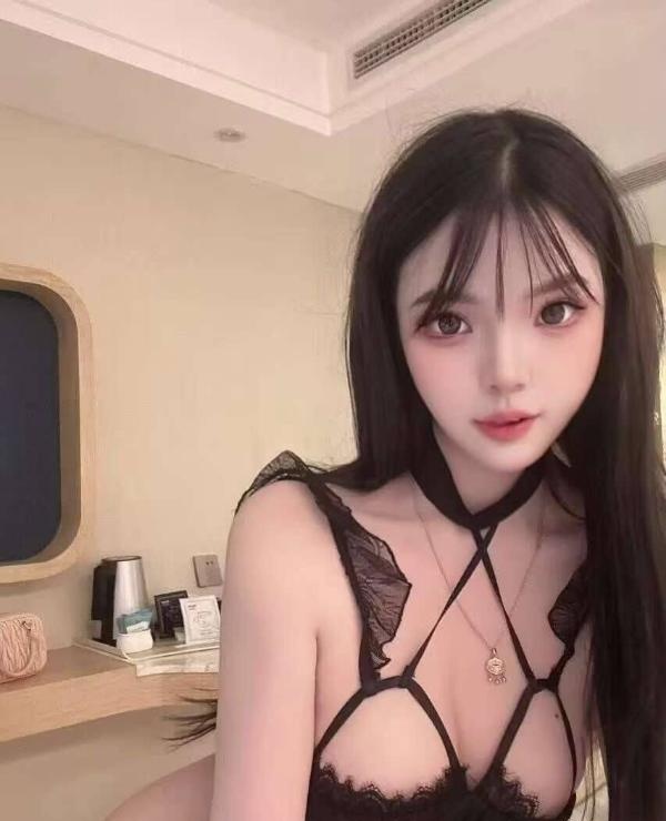 杨浦皙白大奶粉嫩比比