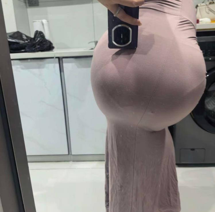 后入肥臀骚妹妞妞