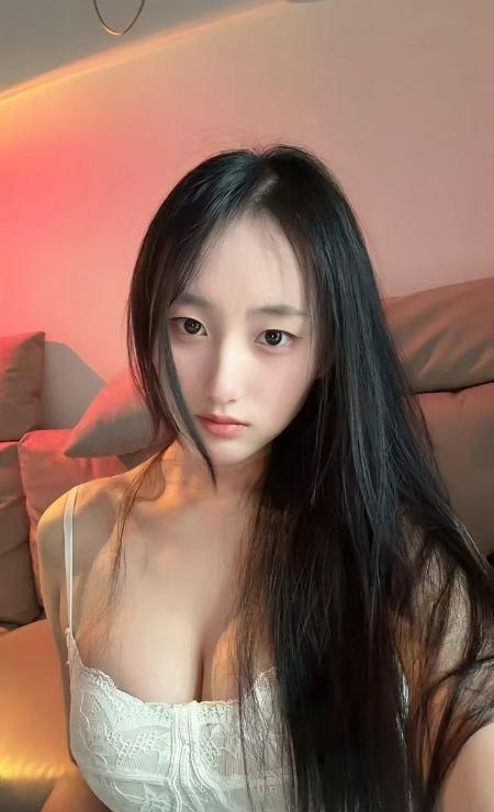 大长腿小芸