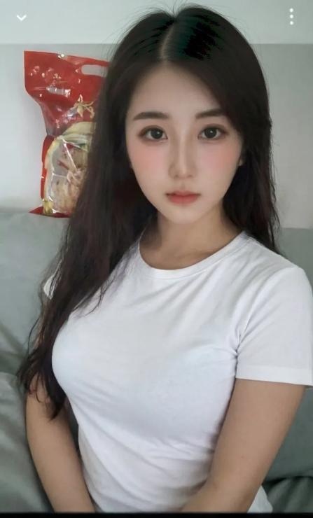 朝阳性感丰满大奶妹