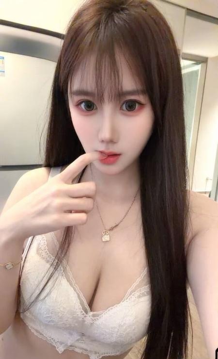 舌吻年轻美女小鱼