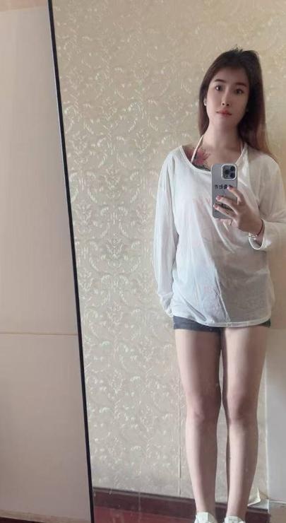 黑丝情趣风骚小妹