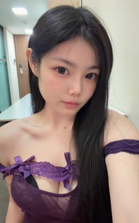 紫色韵味大胸小玉
