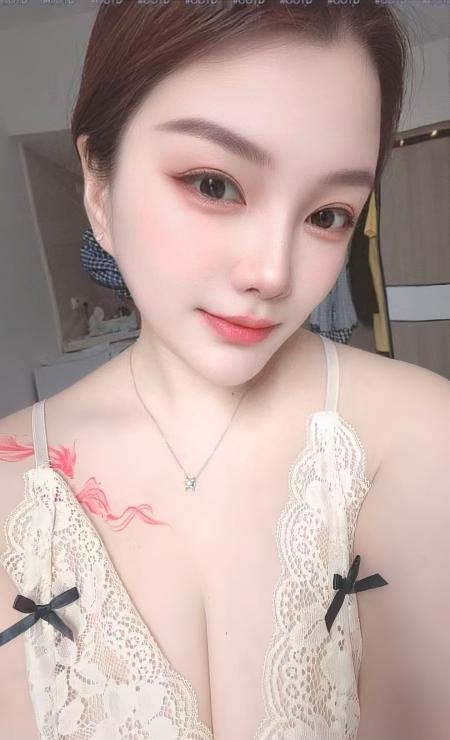 丰满巨乳骚女琳琳姐