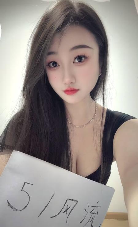 舌吻长发女神雯雯