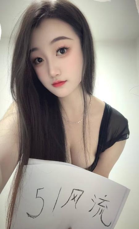 舌吻长发女神雯雯