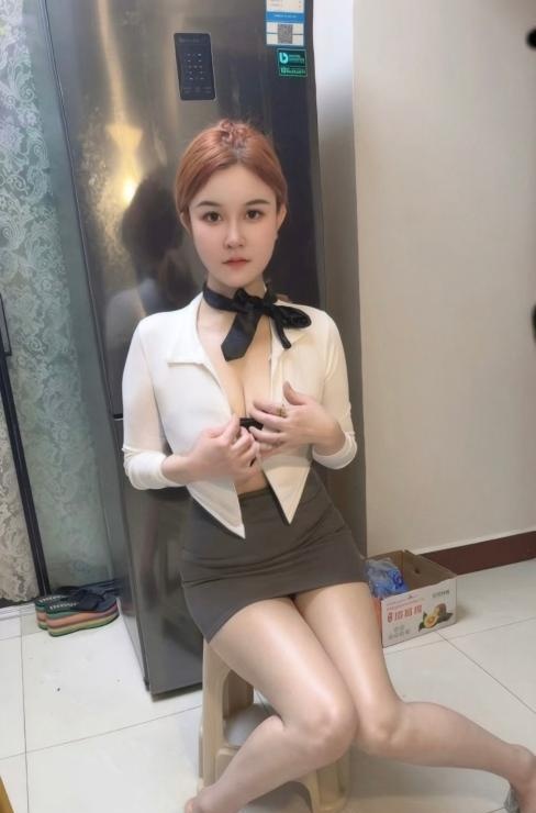 性感包臀御姐