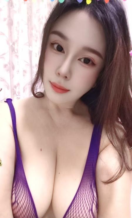 E罩杯巨乳奶莉莉