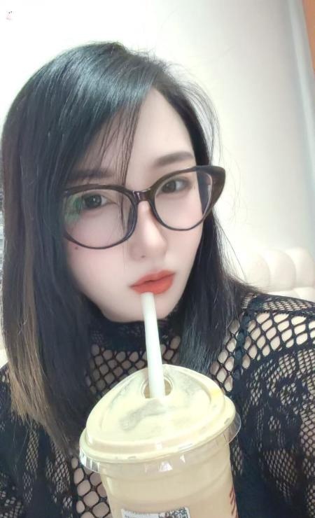 后入大屁股小骚货