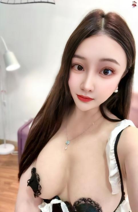 松江川渝白嫩巨乳妹
