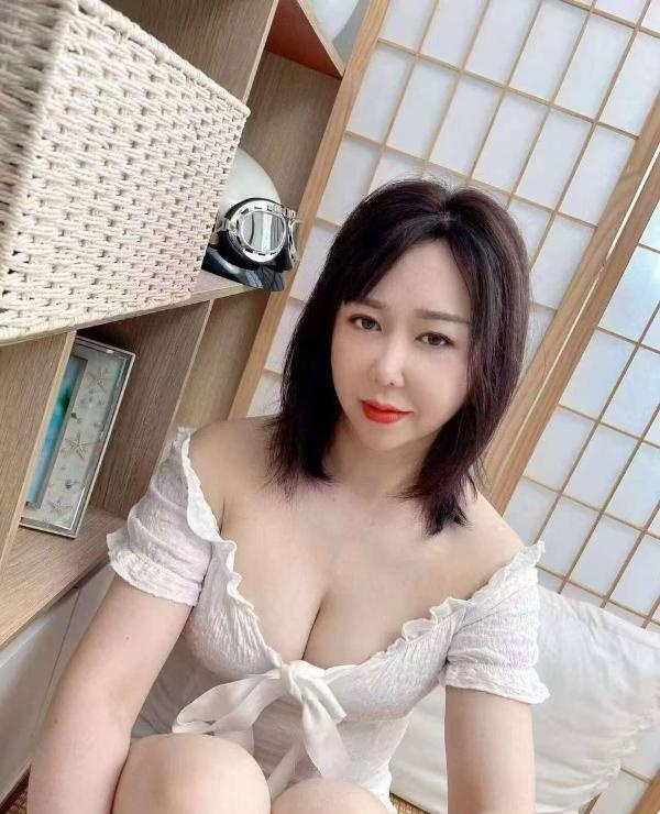 黄岛长腿大奶少妇