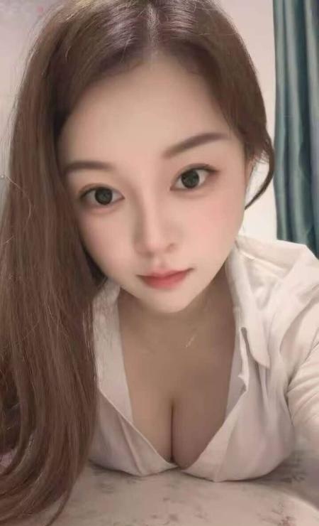 大奶毒龙丹妮