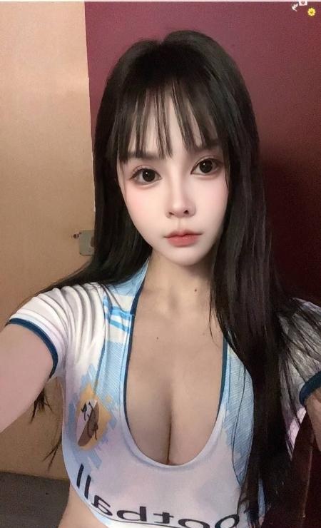 武侯大E奶一字马琳琳
