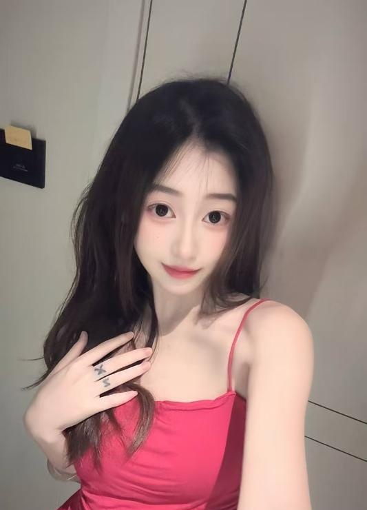 江岸高颜纯情少女
