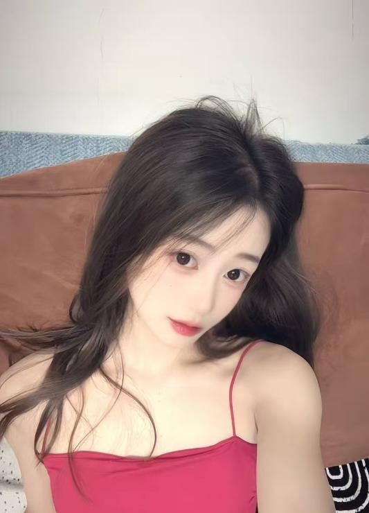 江岸高颜纯情少女