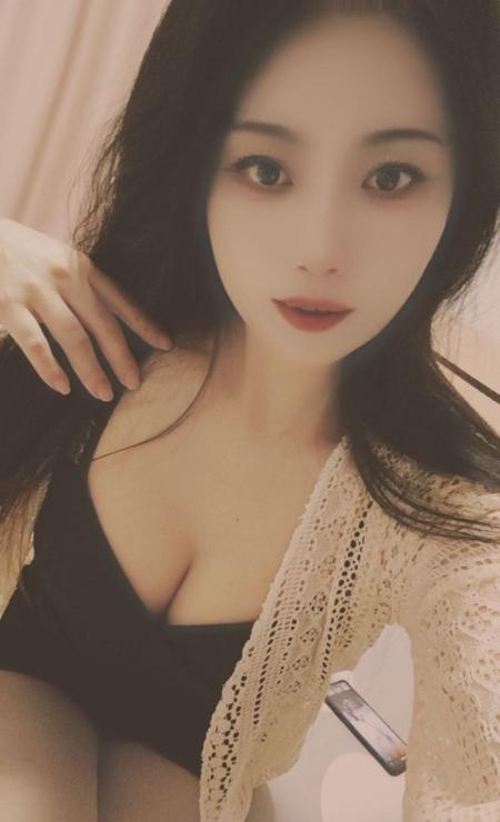回味大胸骚女夏老师