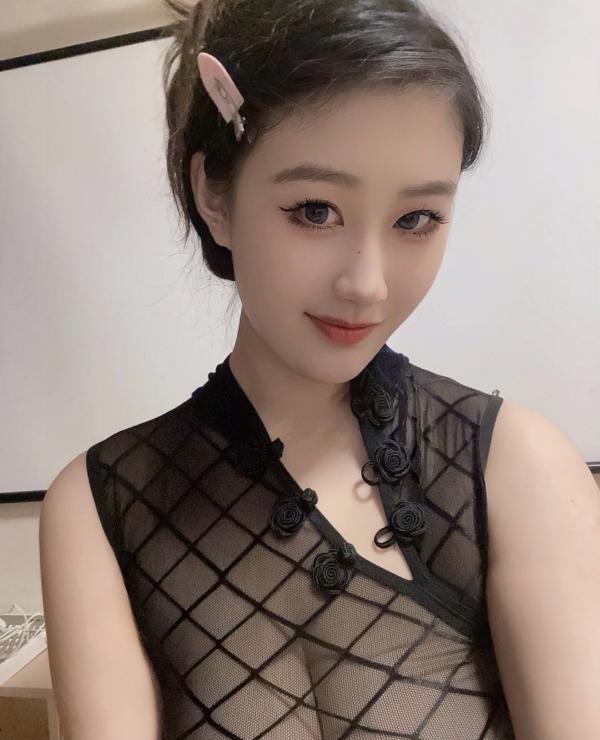 大胸少妇鹿鹿