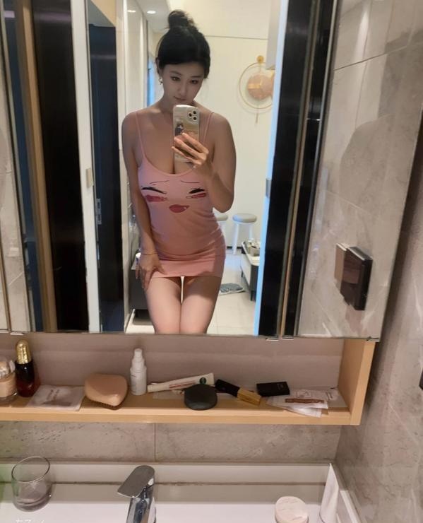 大胸少妇鹿鹿