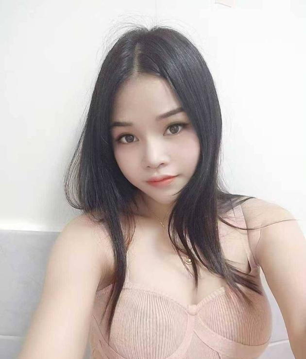 宝安大胸翘臀骚女