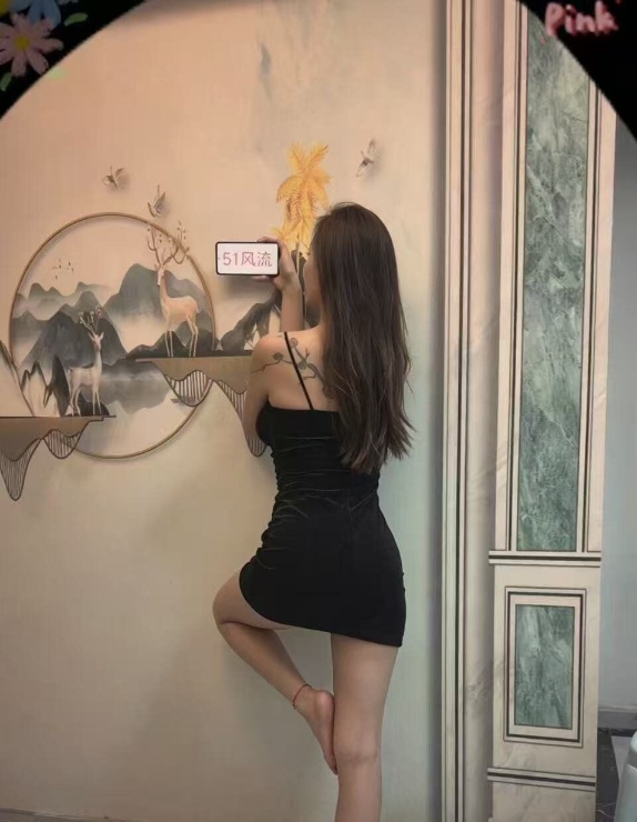 二十八路高身长少妇