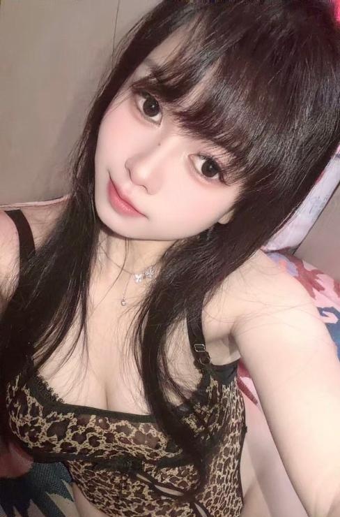 豹纹大胸甜甜