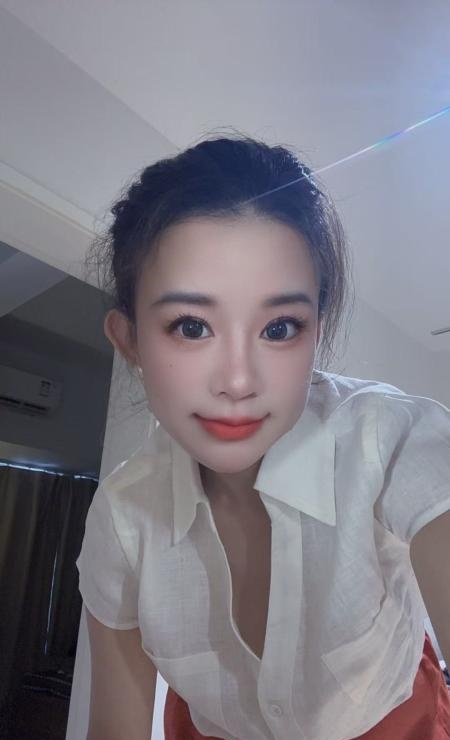舌吻女王妞妞