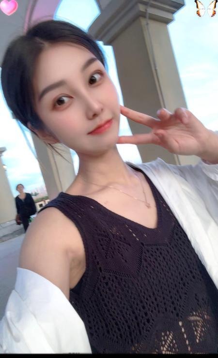小个子窈窕女