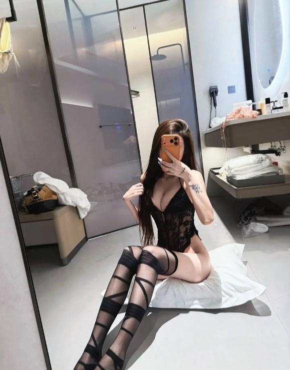 天河A4腰蜜桃臀小㬢