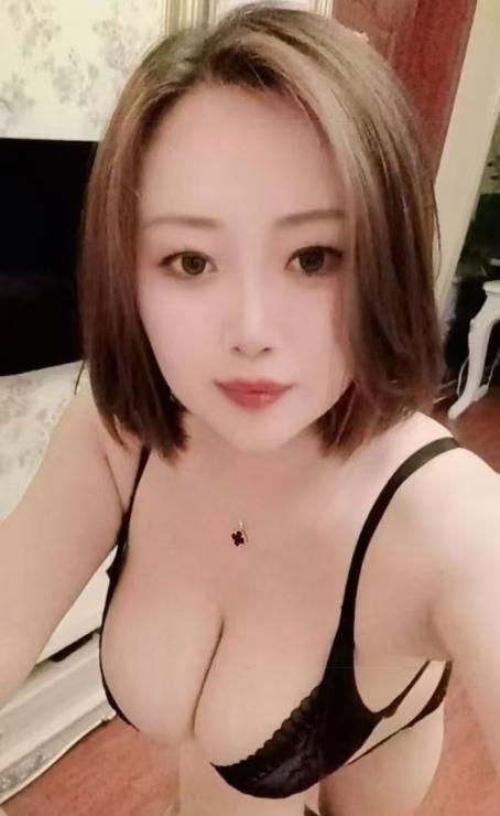 巨乳骚妇