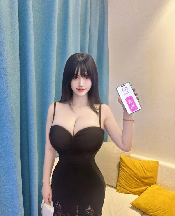 巨乳高颜反差兔兔  