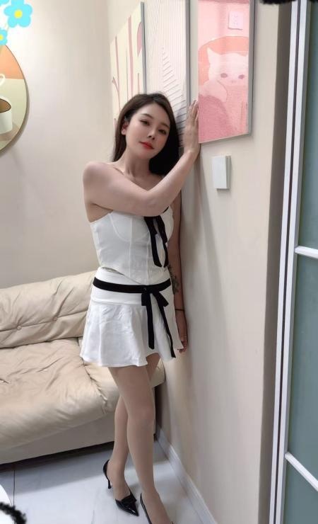 多情可爱服务姐
